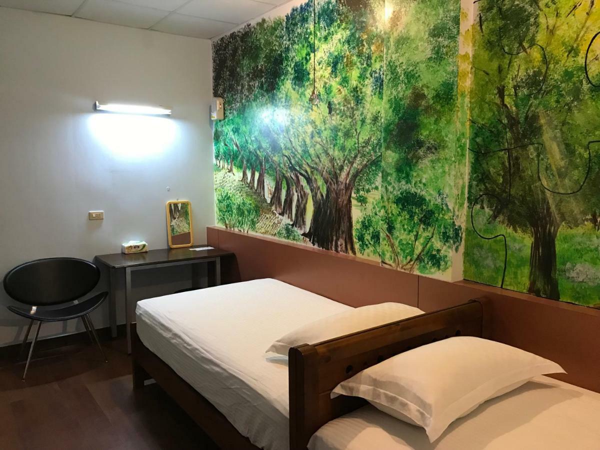 Handy Hostel Hualien Eksteriør billede